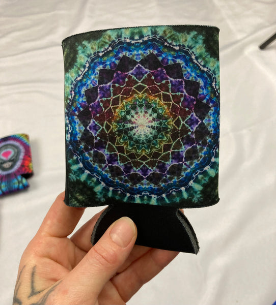 Green Mandala/Art by Melrose Drink Koozie