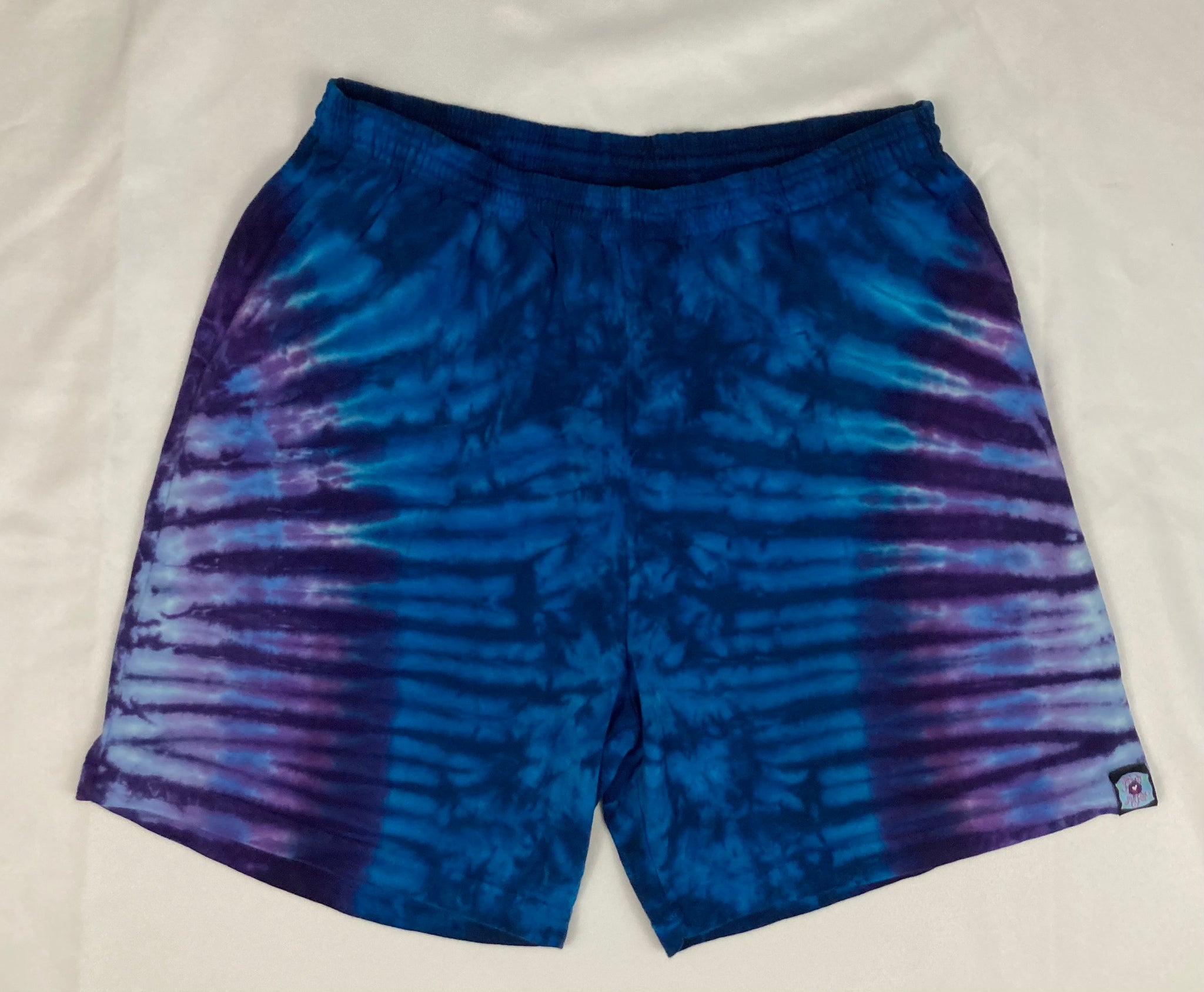 Men’s/Unisex Blue Purple Tie-Dyed Shorts, XL (36)