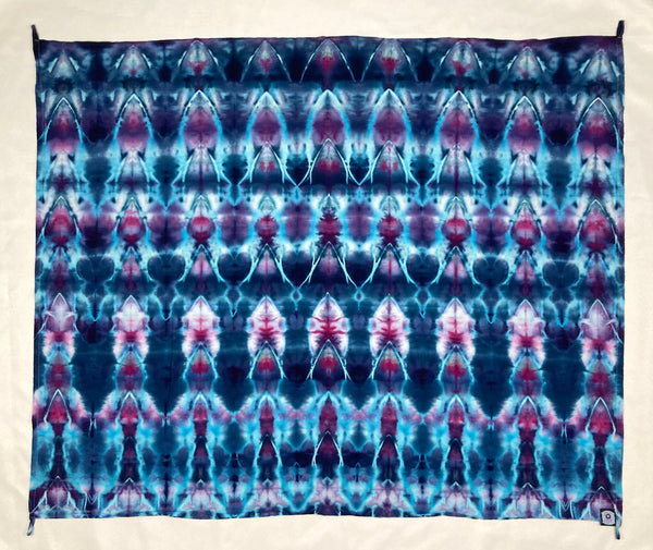 30" x 45" Blue/Pink Arrows Ice-dyed Mini Tapestry/Wall Hanging