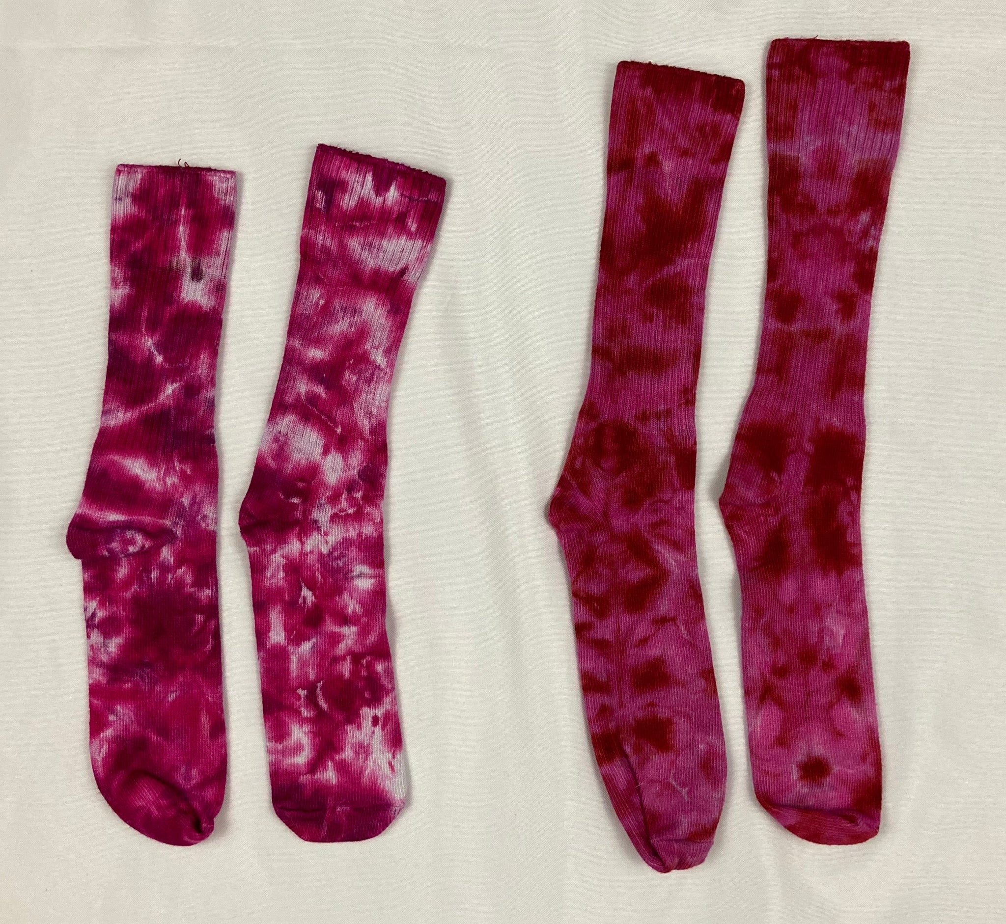 Adult Pink Tie-Dyed Bamboo Socks, 11-13