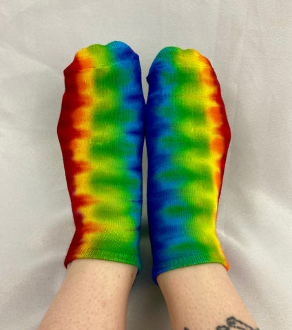 Adult Rainbow Love Tie-Dyed Bamboo Footie Socks, 9-11